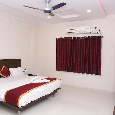 Hotel Grand Kubera Chikmagalūr エクステリア 写真