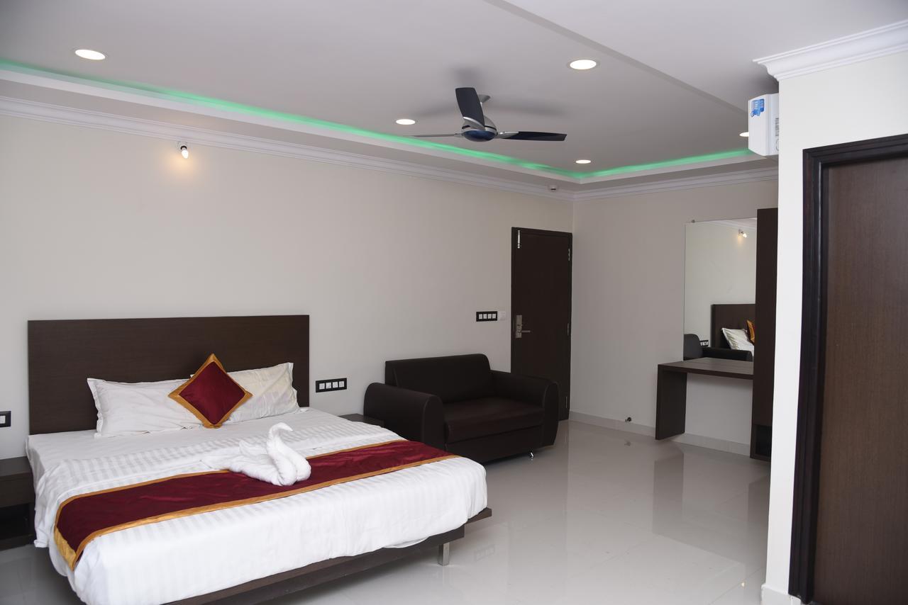 Hotel Grand Kubera Chikmagalūr エクステリア 写真