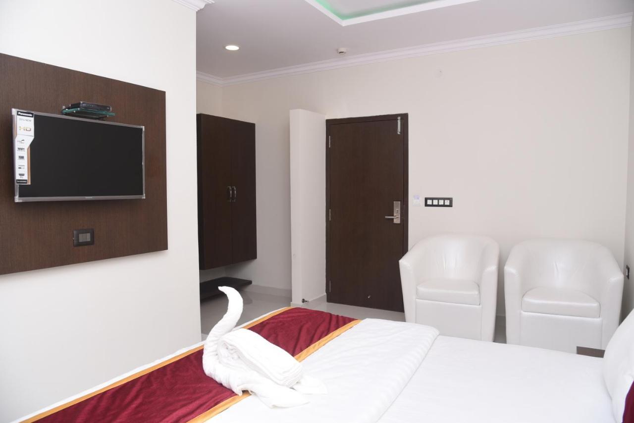 Hotel Grand Kubera Chikmagalūr エクステリア 写真