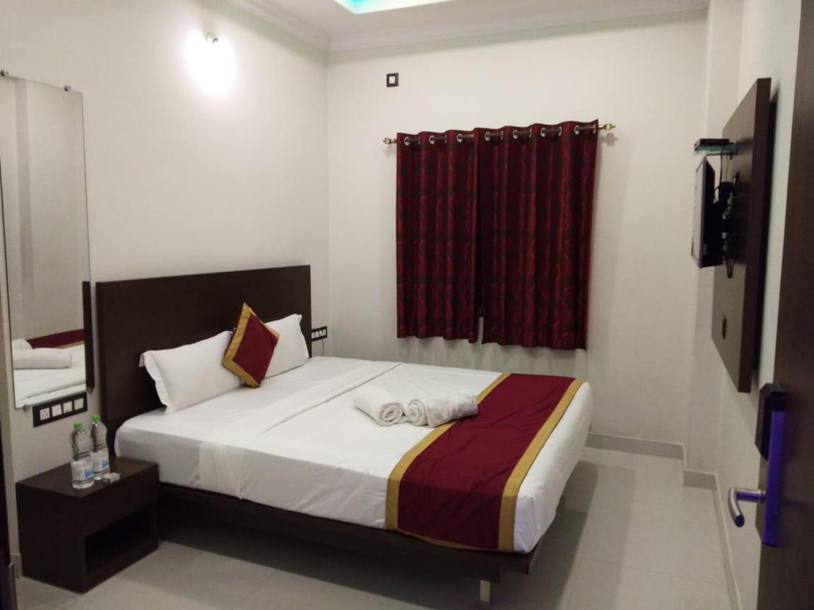 Hotel Grand Kubera Chikmagalūr エクステリア 写真